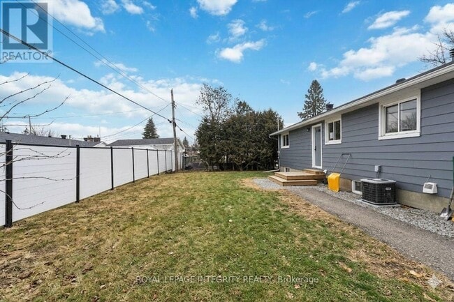 Photo du bâtiment - 1398 Jamison Ave