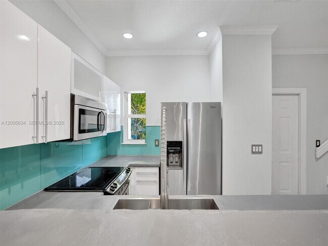 Foto del edificio - 835 NE 19th Ave