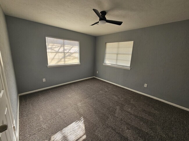 Foto del edificio - 707 NW Arlington Ave