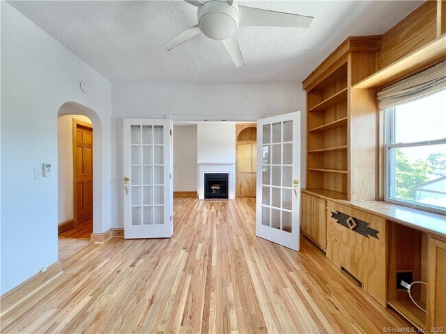 Foto del edificio - 77 Glenbrook Rd