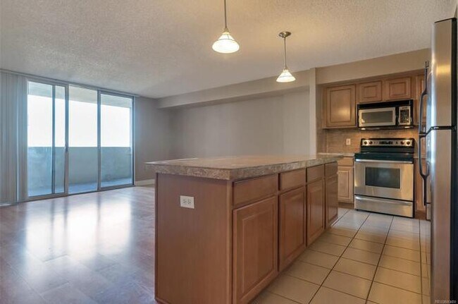 Kitchen / Living Room - 601 W 11th Ave