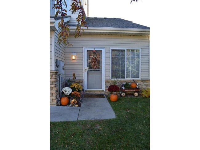 Building Photo - 8920 Pheasant Ln