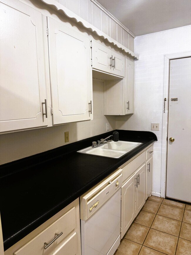 Building Photo - 2014 54th St