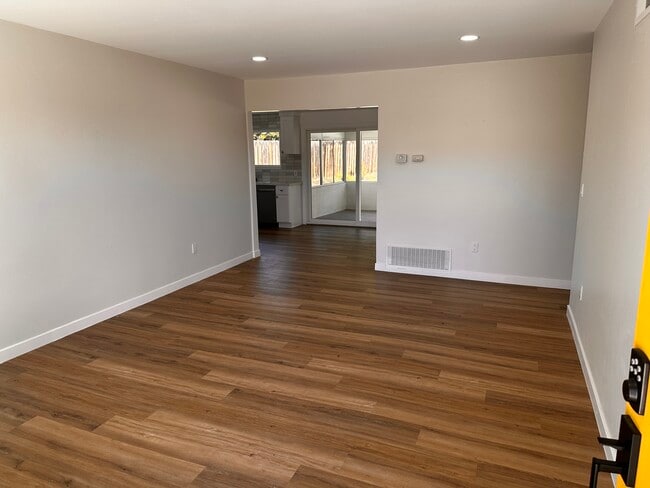 Building Photo - 12733 McFeron Rd