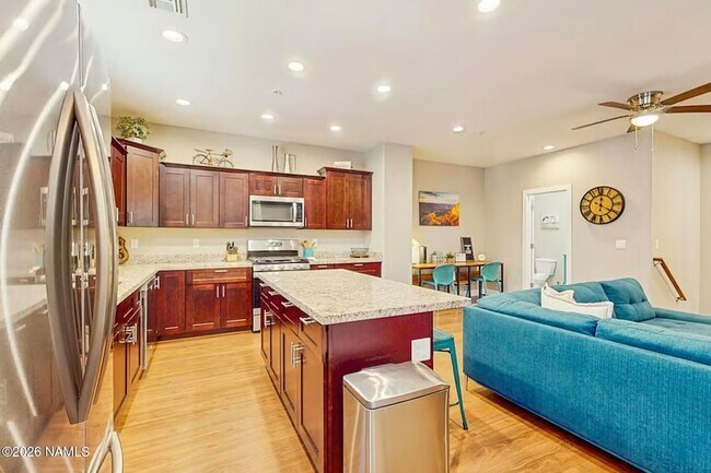 Foto del edificio - 2561 W Cripple Creek Dr