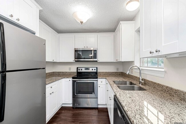 Foto del edificio - 15146 Cocodrie Ave