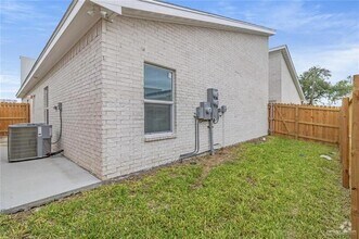 Building Photo - 104 San Jose Dr
