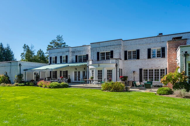 Building Photo - 1 Plymouth Rd