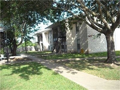 Building Photo - 200 Riverview Dr