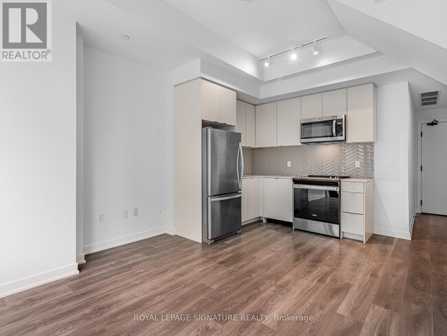 Building Photo - 1608 Charles St