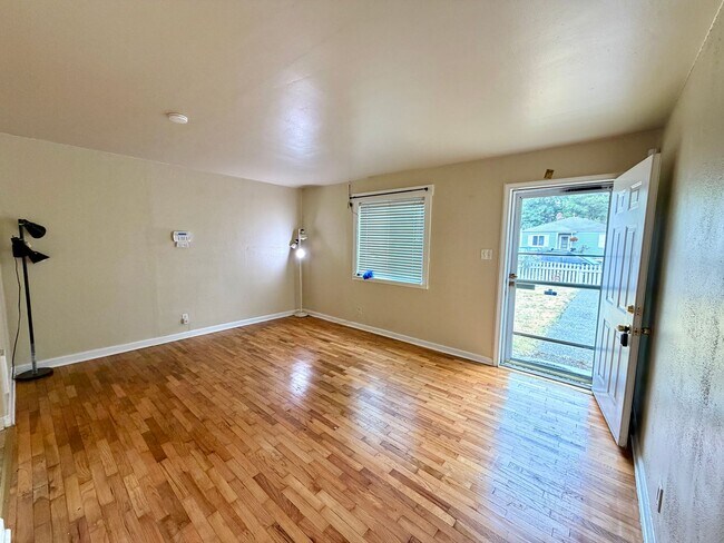 Foto del edificio - Cute 2 Bedroom in Tacoma