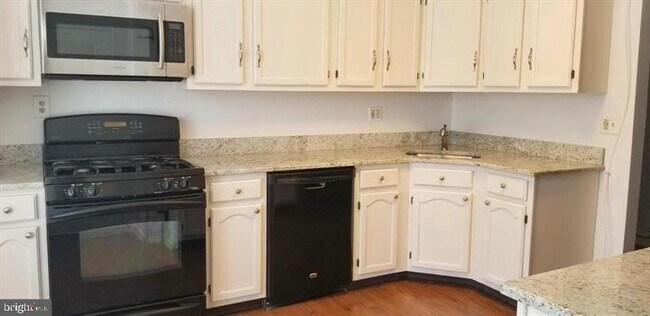 Building Photo - 112 Biscayne Ct