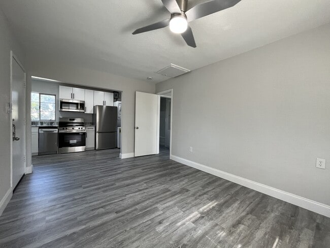 Building Photo - 2307 Formosa Ave