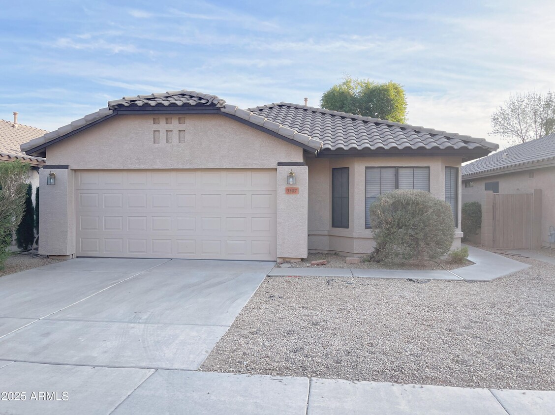 Foto principal - 3307 E Tonopah Dr