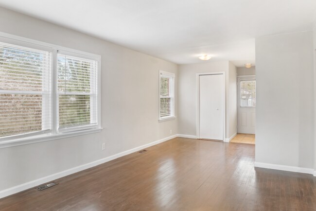 Foto del edificio - 1144 Brighton Rd