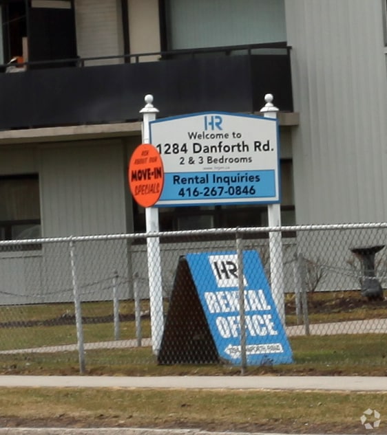 Photo du bâtiment - 1284 Danforth Rd