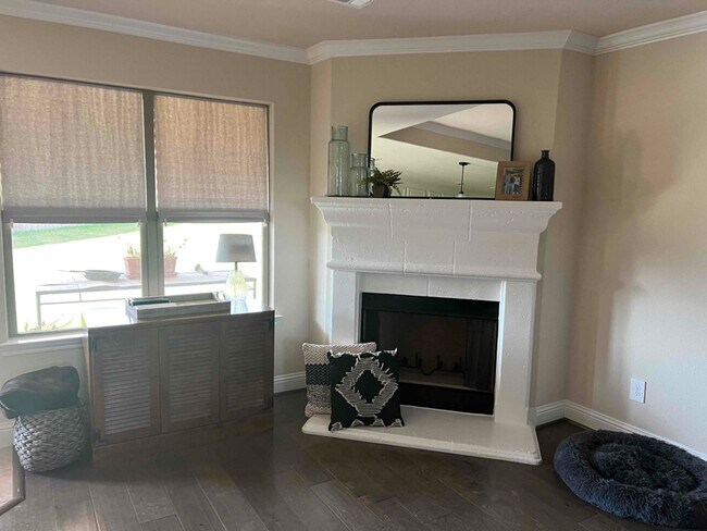 Foto del edificio - 2105 Hill Crest Ct