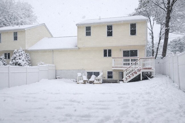 Building Photo - 1083 Main St
