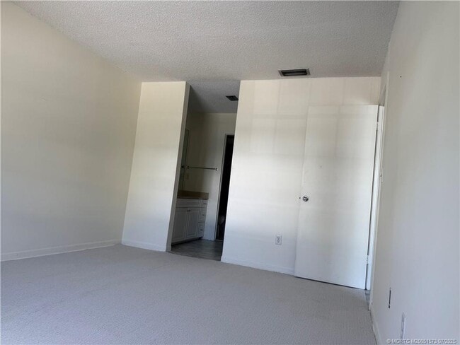 Building Photo - 950 S Kanner Hwy