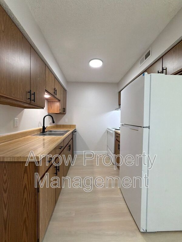 Building Photo - 539 N 24th St