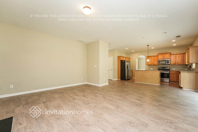 Building Photo - 610 Simonton Crest Dr SE