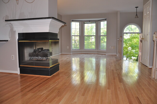 Building Photo - 13130 Kidwell Field Rd