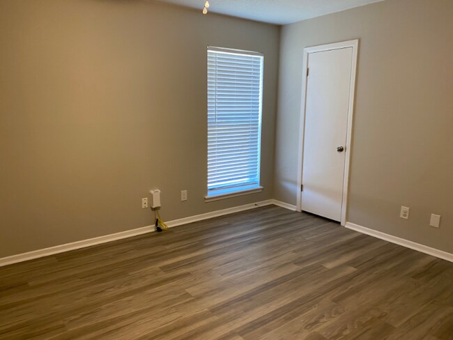 Foto del edificio - 4903 Sanderson Ln