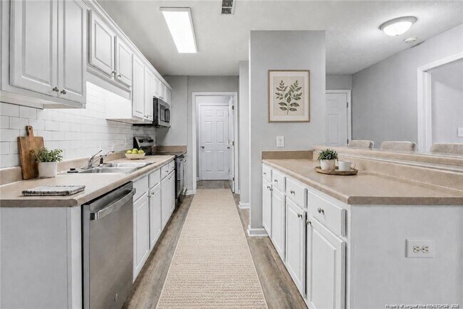 Foto del edificio - 401 Meadowland Ct