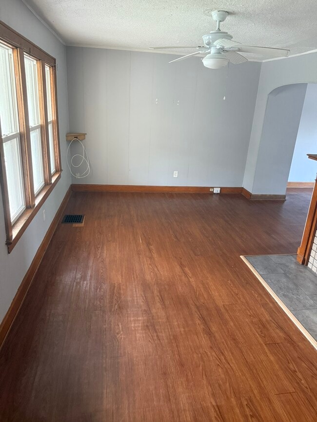 Foto del edificio - 806 E Deshler Ave