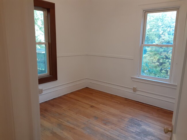 Building Photo - 2439 Harriet Ave