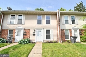 Building Photo - 2165 Ferguson Pl