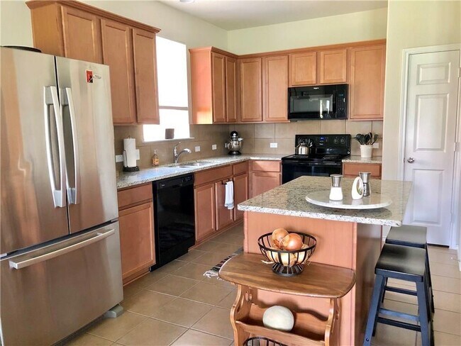 Building Photo - 408 Sierra Mar Lp