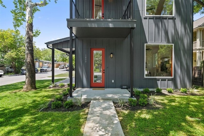 Foto del edificio - 1800 Singleton Ave