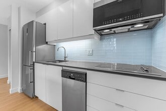 Building Photo - 145 York St