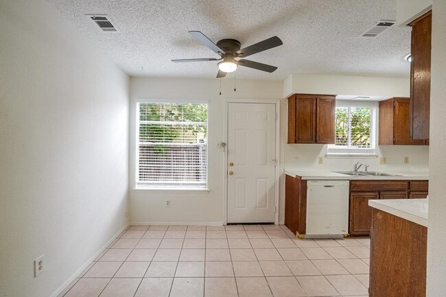 Foto del edificio - 10310 Little Pebble Dr