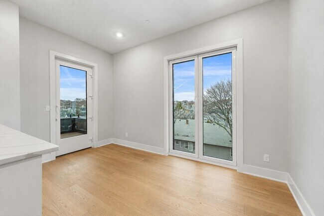 Foto del edificio - 379 Somerville Ave