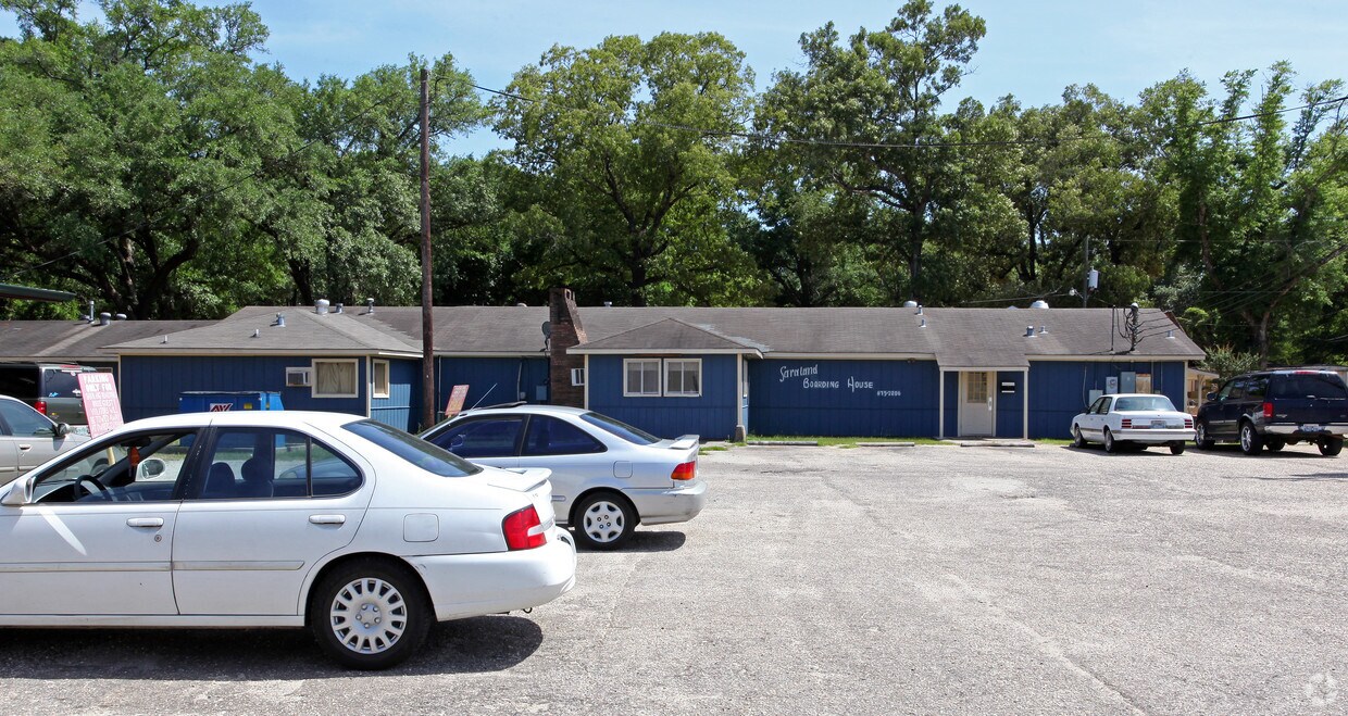 Building Photo - 25 Anderson Rd