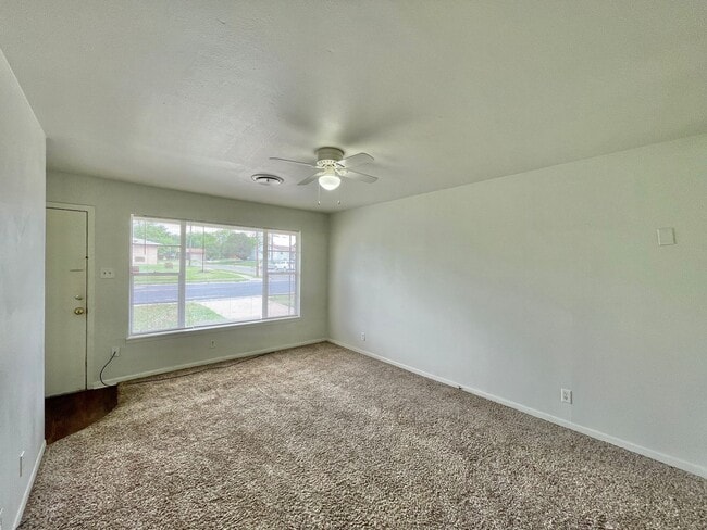 Building Photo - Viewable Now!  Price Drop!