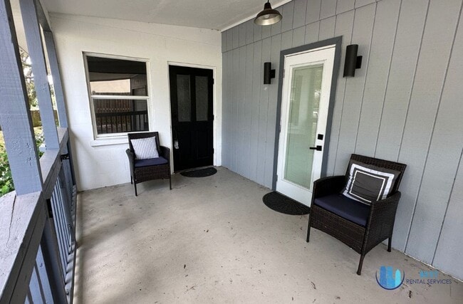 Building Photo - 3 Bed 2 Bath Home for Rent in Seminole, FL *Available NOW*