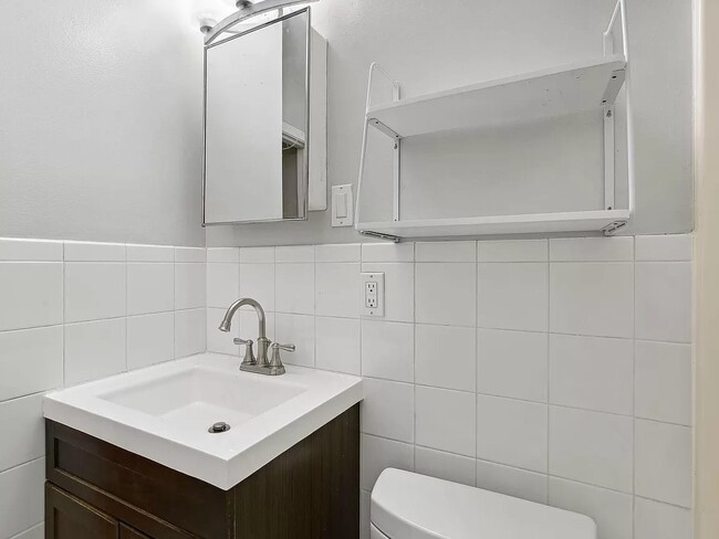 Building Photo - 275 Hamilton Pl