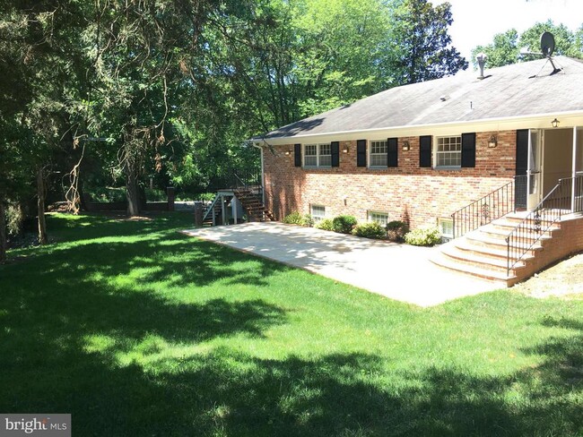 Building Photo - 1745 Atoga Ave
