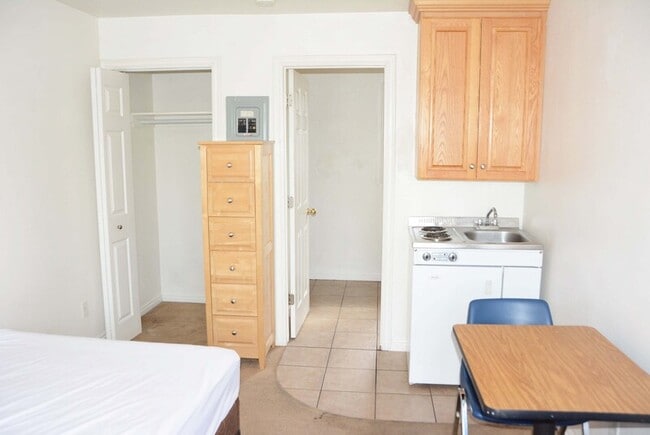 Building Photo - 1675 S State St