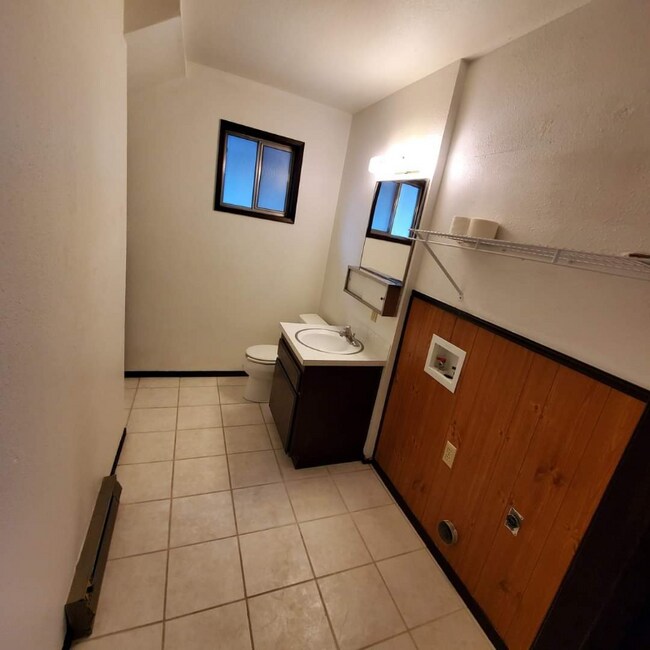 Foto del edificio - 1224 E 3rd St