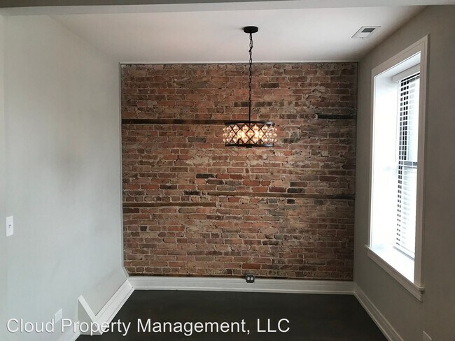 Building Photo - 2621 W 24th St