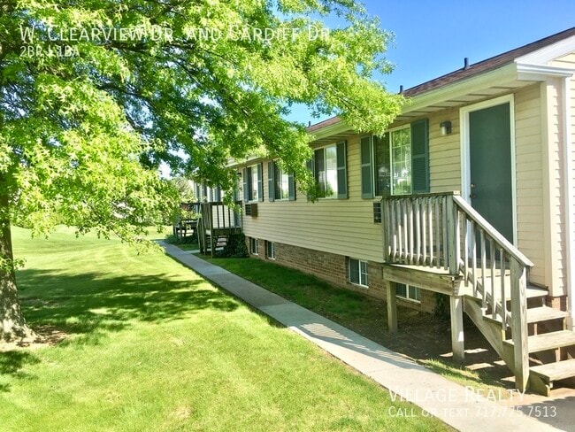 Building Photo - 81 W Clearview Dr
