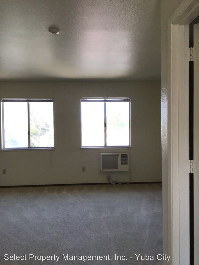 Building Photo - 815 G St
