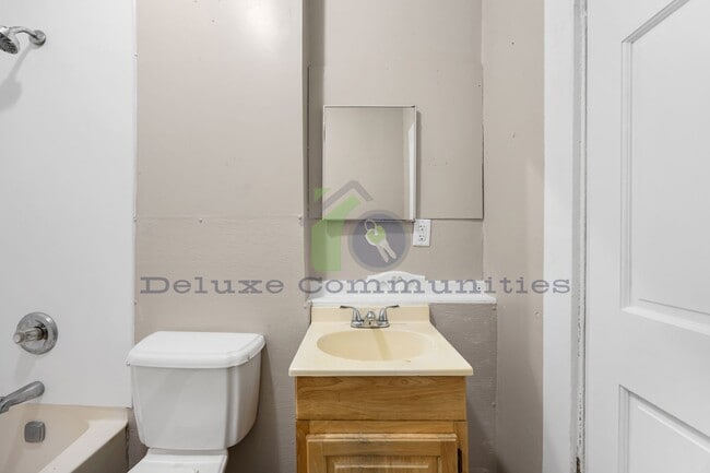 Building Photo - 62 Quimby St NE