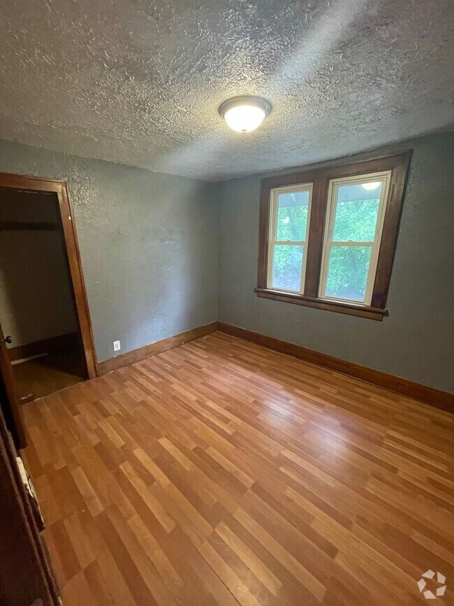 2 Bedroom Apartments under 1,600 in Menomonee Falls, WI 63 Rentals