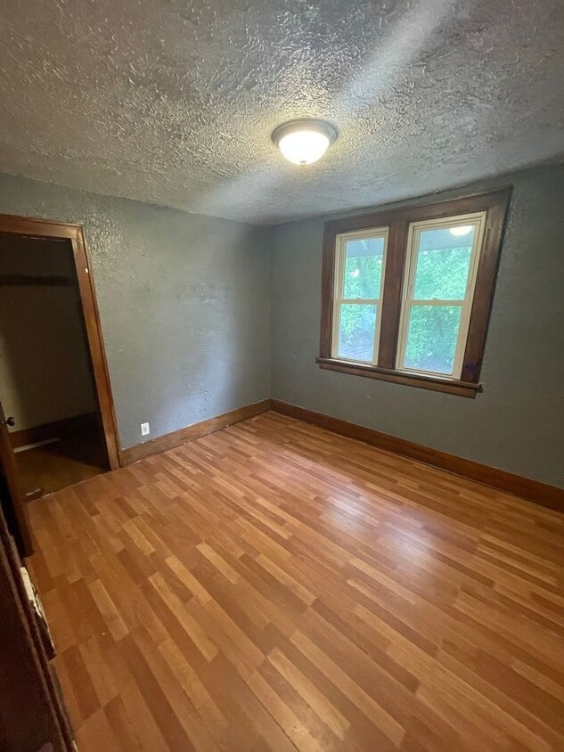 N89W16206 Cleveland Ave Unit 16208 Upper, Menomonee Falls, WI 53051