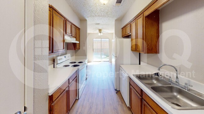 Foto del edificio - 722 Prairie Creek Dr